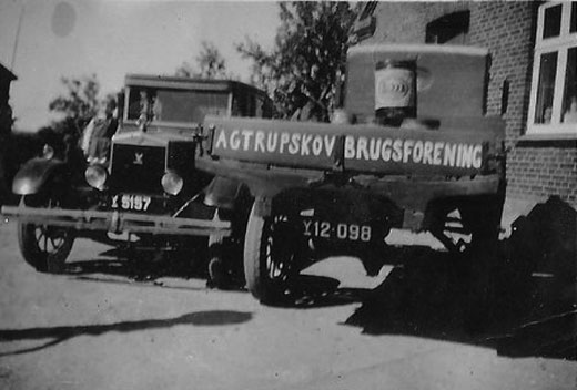 Agtrupskov Brugsforenings vognpark 1930